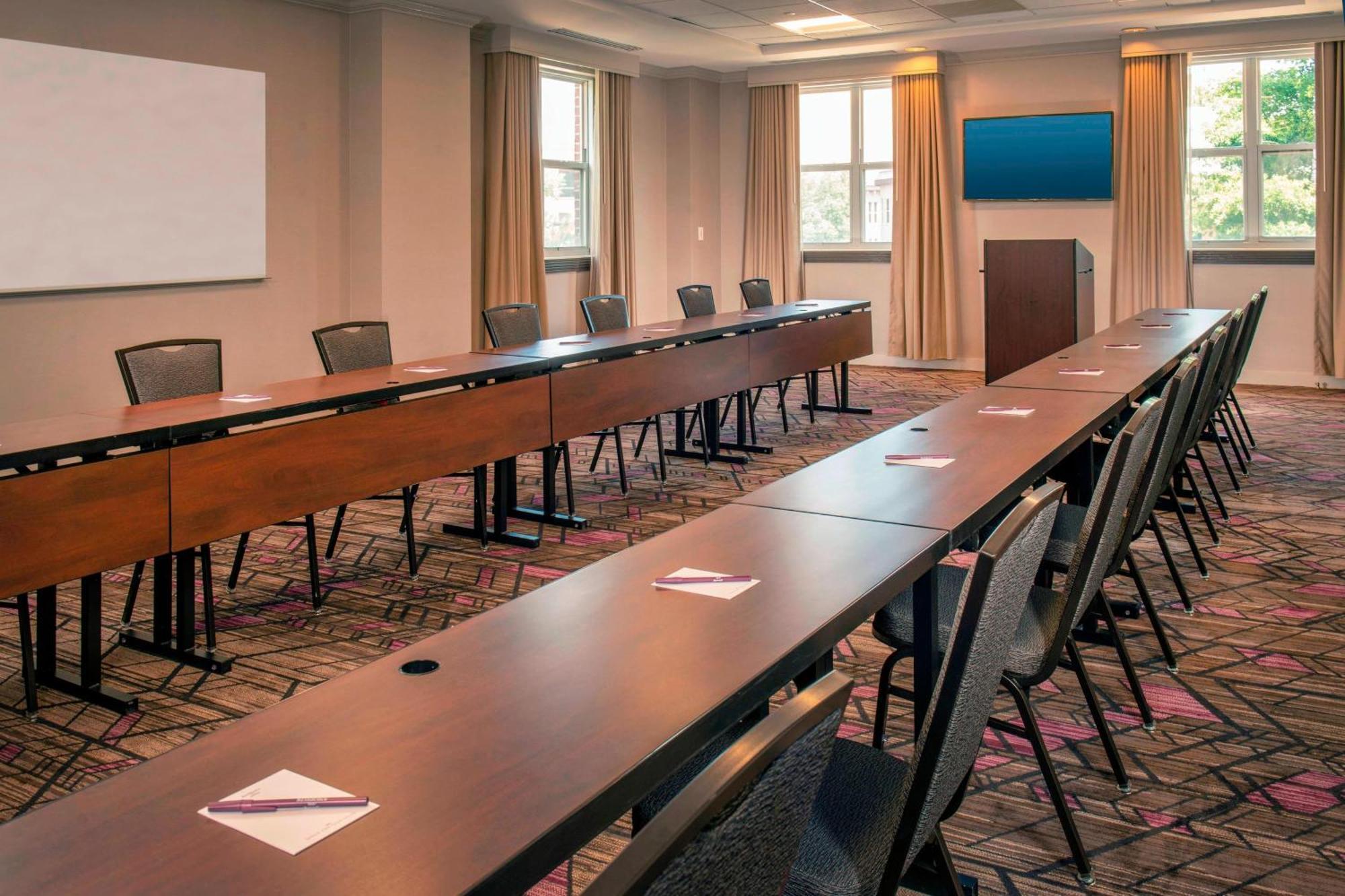 Residence Inn Alexandria Old Town/Duke Street Экстерьер фото